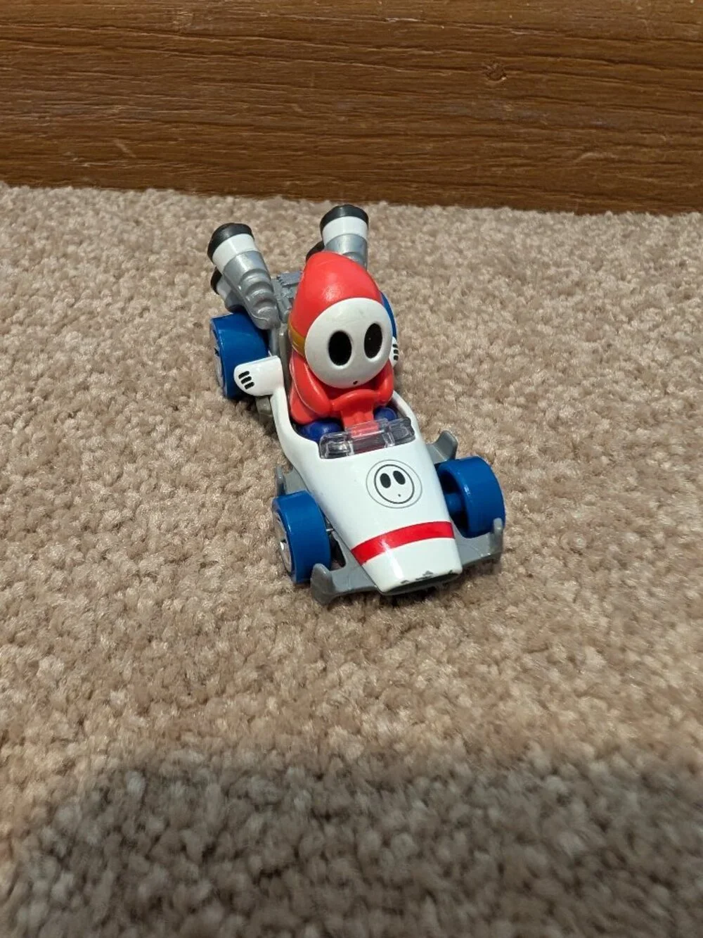 2018 HOT WHEELS NINTENDO MARIO KART SHY GUY B DASHER WHITE CAR